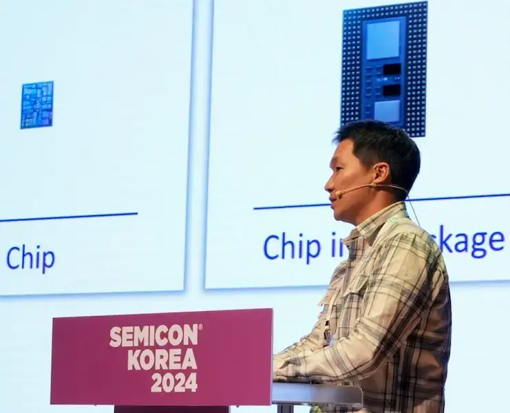 KLA Korea's Wansung Park encourages students to study semiconductor technologies at SEMICON Korea 2024. 